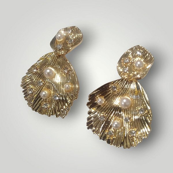 Brinco Concha com Pérolas