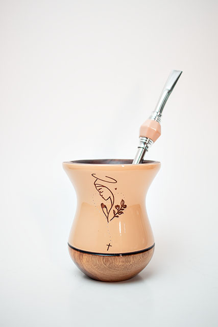 Kit chimarrão - Cuia de madeira Nude da Nossa Senhora e bomba Inox