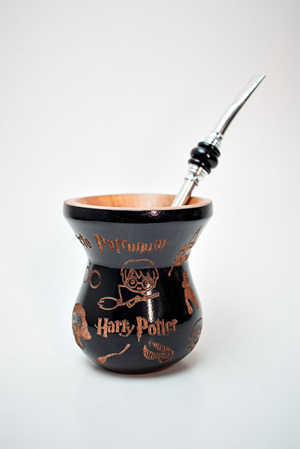 Kit Chimarrão - Cuia de madeira Harry Potter Preta, c/ bomba Inox