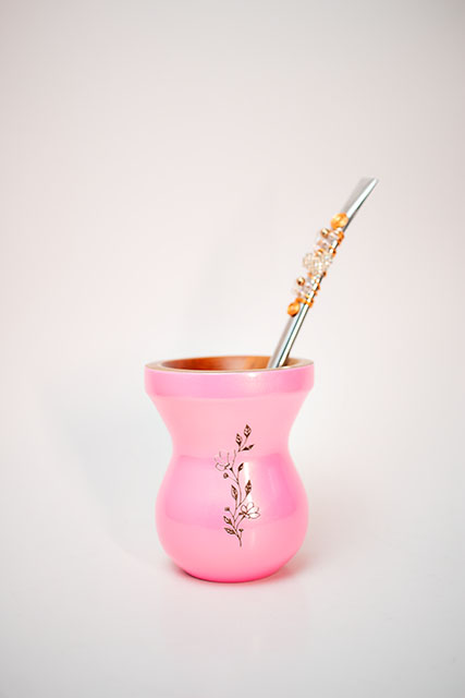 Kit Chimarrão - Cuia de madeira rosa, floral c/ bomba inox de miçangas