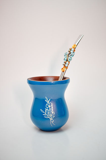 Kit Chimarrão - Cuia de madeira azul, floral c/ bomba inox de borboleta