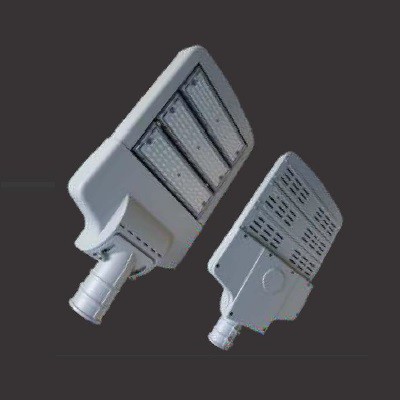 Luminária LED pública cinza 150W modular 6500K IP65.