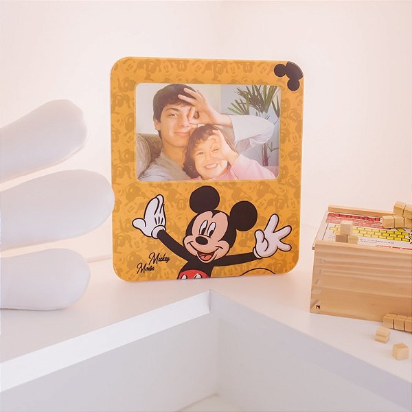 Luminária Porta Retrato Mickey Mouse 22,5x19,5x8cm Polietileno Amarelo e Preto.