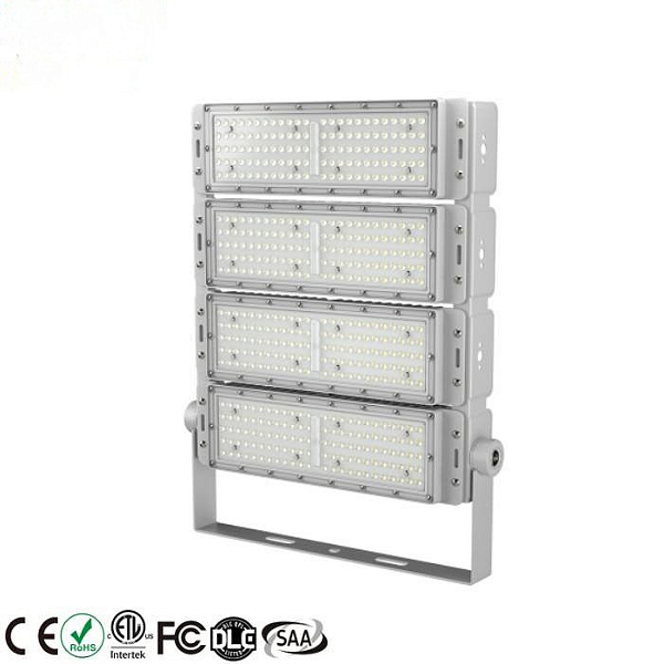 Luminária LED High Bay Modular 400W 6000K 68.000 lúmens IP67.
