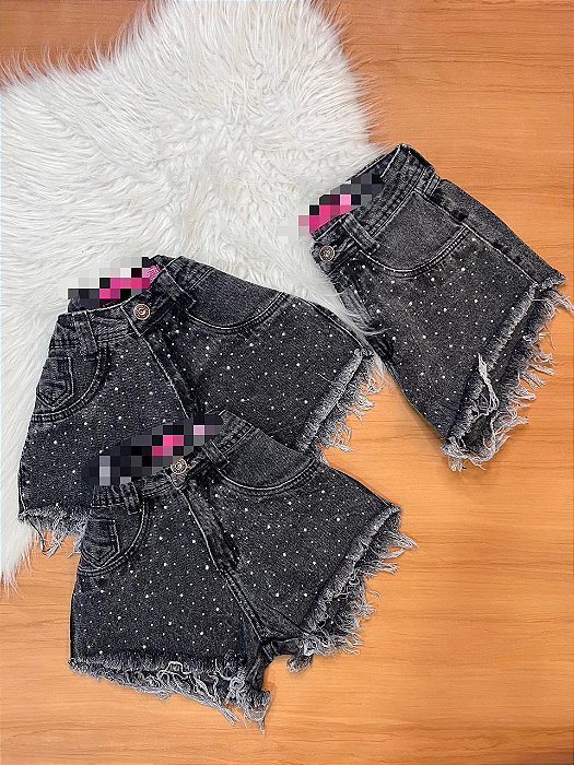 SHORT PRETO ESTONADO COM STRASS