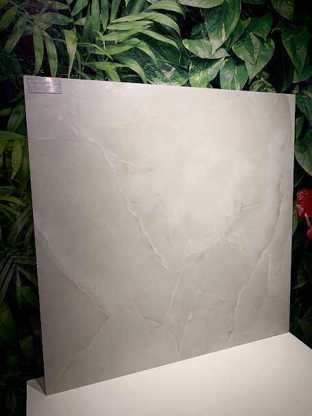 Piso cerâmico ONIX CRISTAL Acetinado Retificado 81x81 Classe C - FORMIGRES