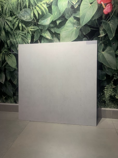 Porcelanato Broadway Grey P+ Acetinado Retificado 81x81 Classe A - GAUDI PORCELANATO