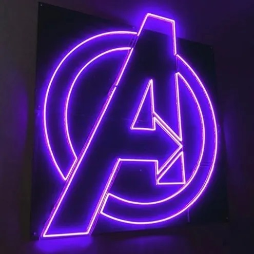 Letreiro Luminoso Painel Neon Avengers 60x60 - Rei do neon