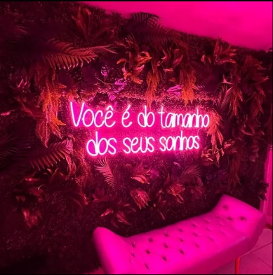 Letreiro Luminoso Painel Neon Voce é do tamanho dos seus sonhos 45x120 Rei do Neon