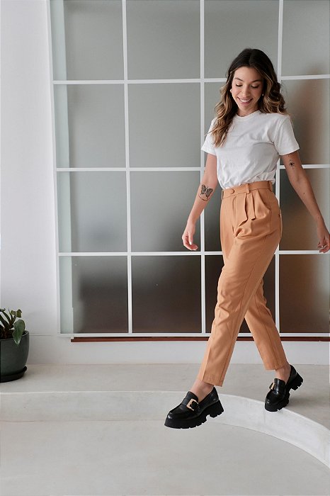 Calça tradicional mocha