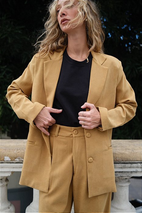 Blazer camuça caramelo