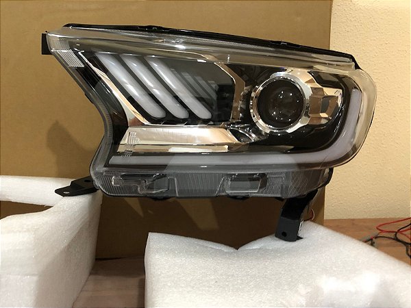 Farol Dianteiro Ford Ranger Mustang Premium Cromado 2017 a 2021
