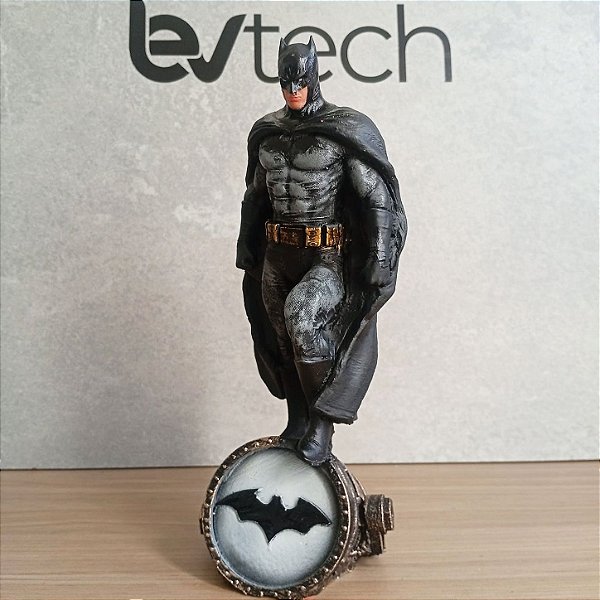 Action Figure Batman em Resina – DC Comics | Figure Colecionável - 24cm