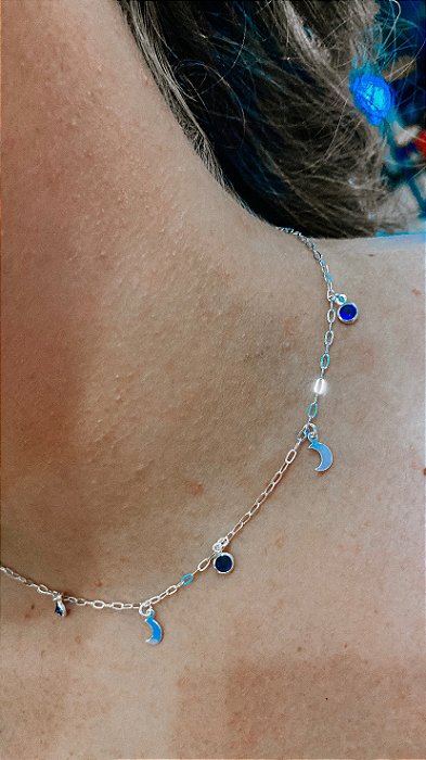 Colar Meia Lua com Zircônias Azuis