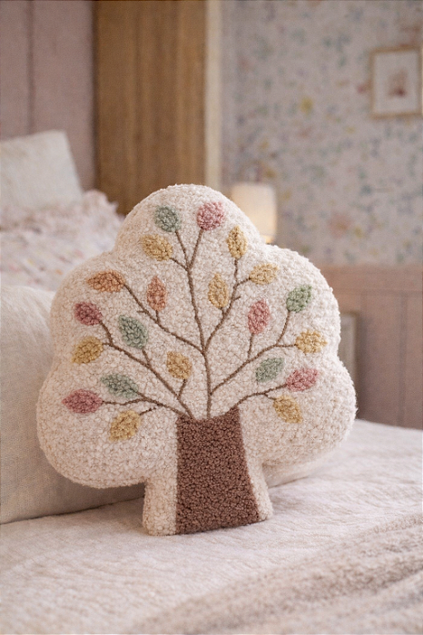 Almofada Árvore Encantada em Bouclé | Design Autoral Slumber