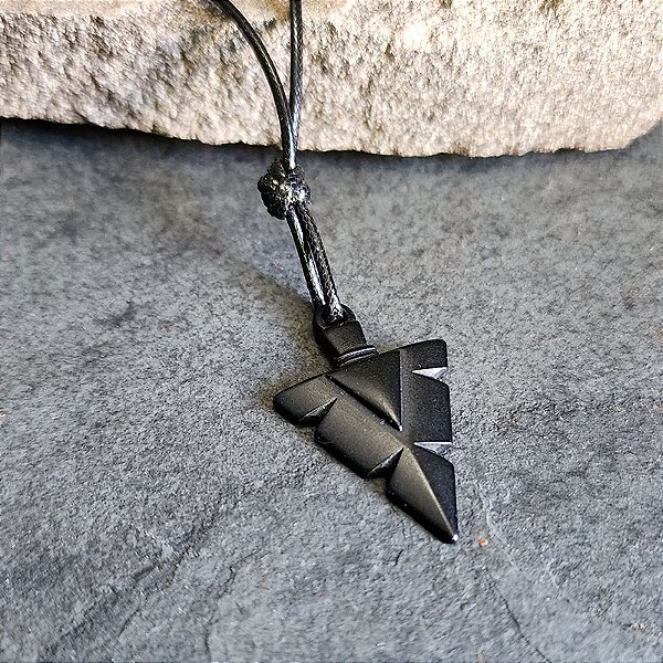 Colar Arrow Preto Minimalista