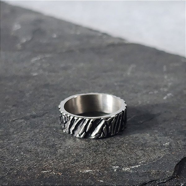 Anel Wood em Aço com Textura Rústica