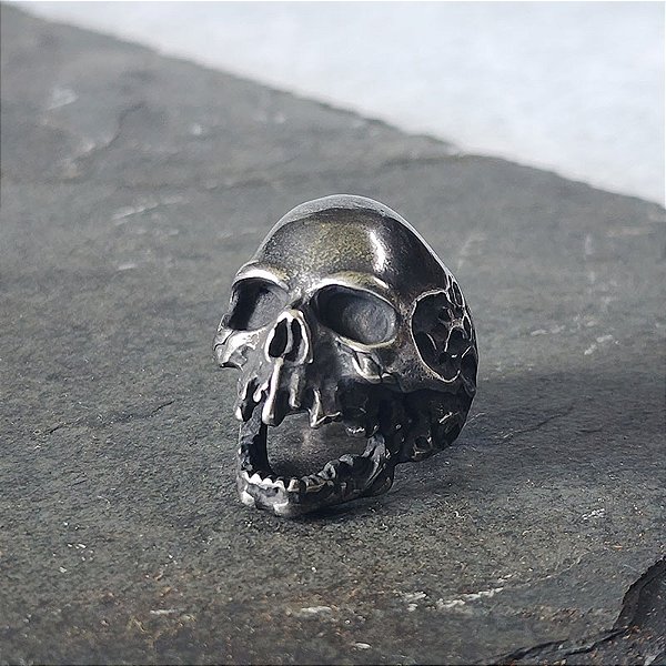 Anel Caveira em Metal Envelhecido