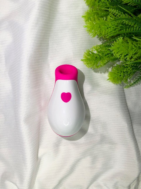 SUGADOR  LOVE DE CLITÓRIS COM 8 MODOS DE SUCÇÃO