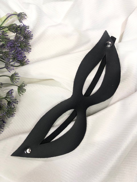 MÁSCARA EM BEDIM PRETA