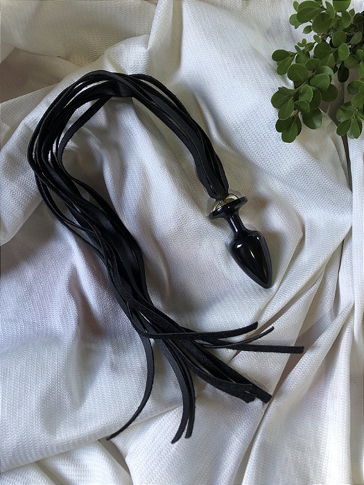 PLUG EM METAL COM CHICOTE