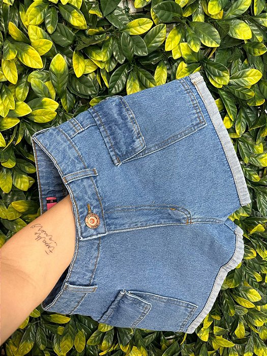 Short Jeans Feminino Cargo Com Bolsos Nas Laterais - Mademoiselle Modas