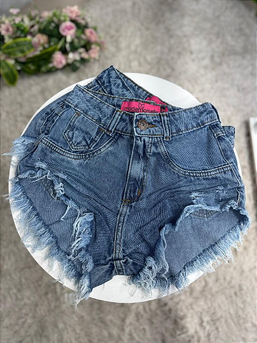 Short Jeans Com Barrinha Desfiada E Lavagem Tradicional