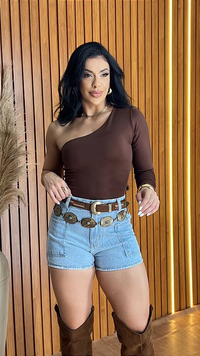 Short Jeans Lavagem Clara Com Bolsos Frontais