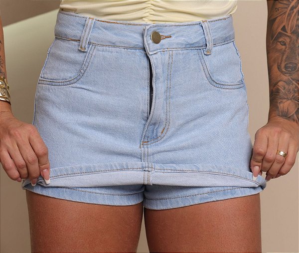 Short Saia Jeans Feminino Cintura Alta na Lavagem Clara I 100% Algodão - Sem Elastano