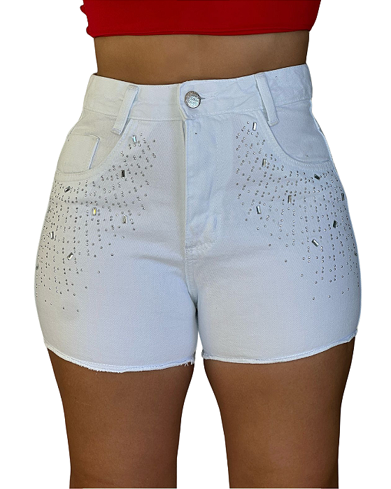 Short Jeans Branco Com Barra Desfiada E Detalhe De Pedras Em Strass
