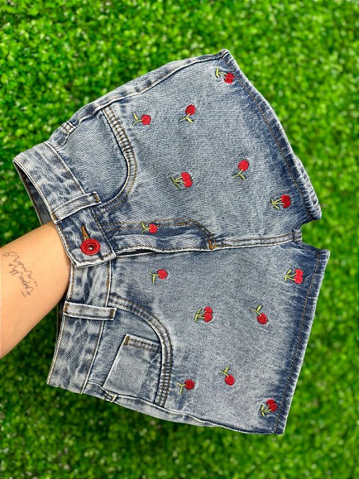 Short Jeans Bordado de Cereja Cintura Alta com Barra – 100% Algodão