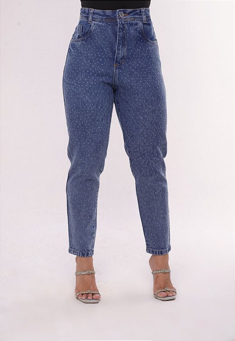 Calça Jeans Feminina Cintura Alta MOM com Aplicação de Strass – Lavagem Escura | Sem Elastano