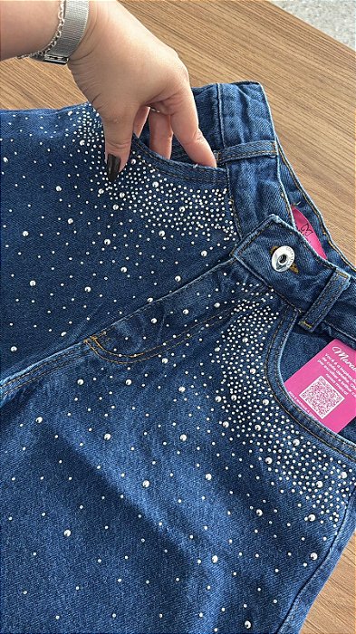 Calça Jeans Feminina Wide Leg Cintura Alta Com Aplicação de Strass Lavagem Escura | Sem Elastano