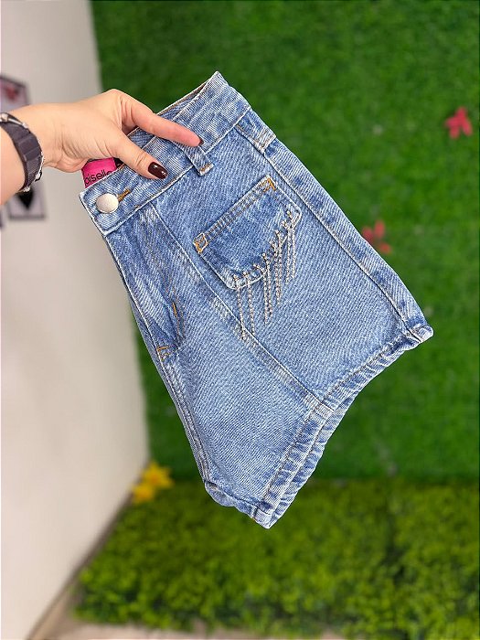 Short Jeans Feminino Cintura Alta Casual com Strass e Franjas de Brilho Na Lapela e Barra