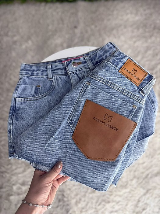 Short Jeans Feminino Cintura Alta Com Detalhe Couro Sintético Moda Blogueira - Sem Elastano
