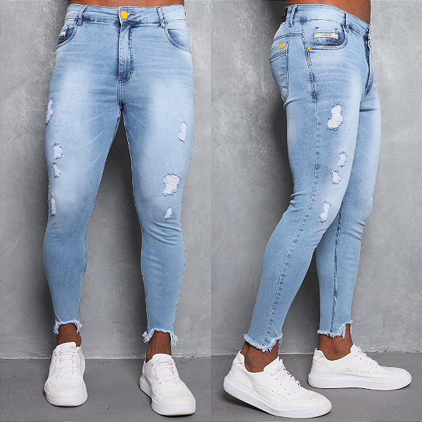 Calça Jeans clara com destroyed exclusiva