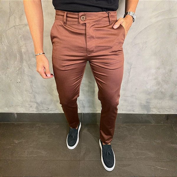 Calça Alfaiataria Sarja Acetinada Slim – Marrom