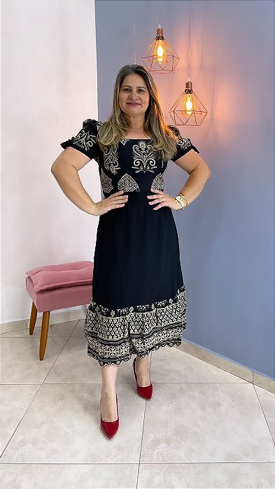 VESTIDO PRETO COM BORDADO NUDE COM MARIA EM LAISE BORDADO MARCA LUBIRA