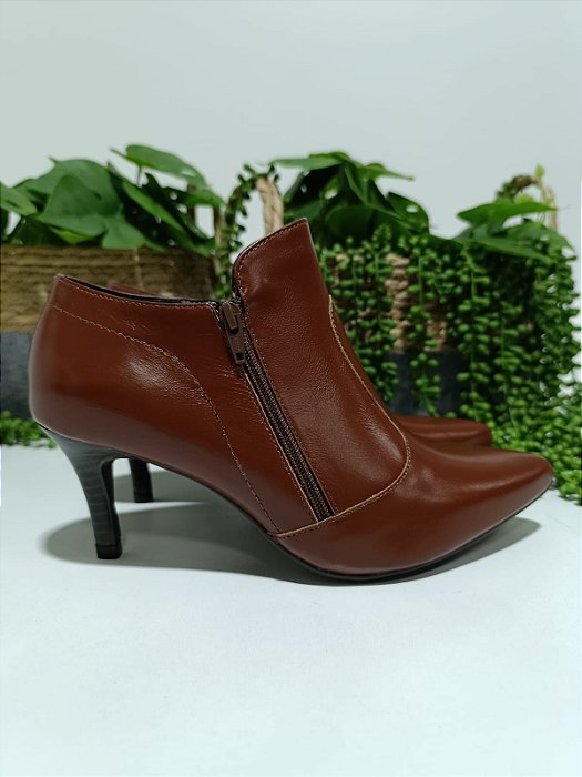 Bota Cano Curto Salto Alto Couro Confort Feminino