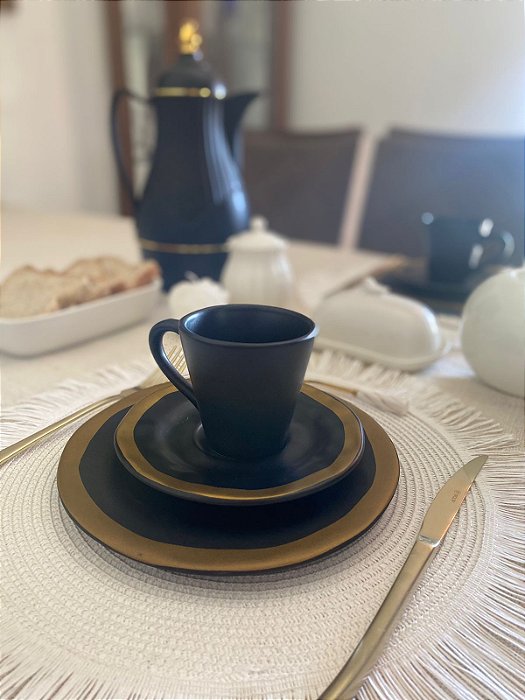 Conjunto xícara café c/ pires preto c/ filete amassada 100ml 6 peças