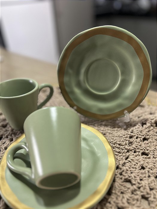 Conjunto xícara de chá c/ pires e filete amassada verde 6 peças