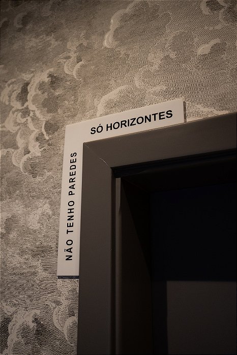 Placa Batente De Porta - Não Tenho Paredes, Só Horizontes