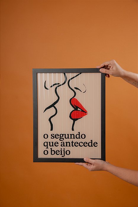 Quadro Off - O Segundo Que Andecede O Beijo
