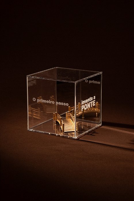 Cubo Prata - O primeiro passo inventa a ponte