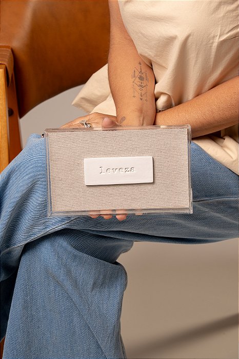 Quadro Acrílico com Linho - Leveza