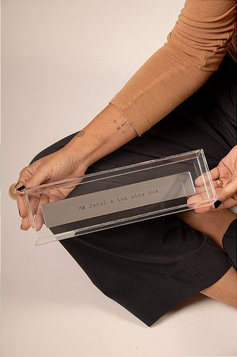 Placa Espelhada Prata no Acrílico - Me rendi a tua alma nua