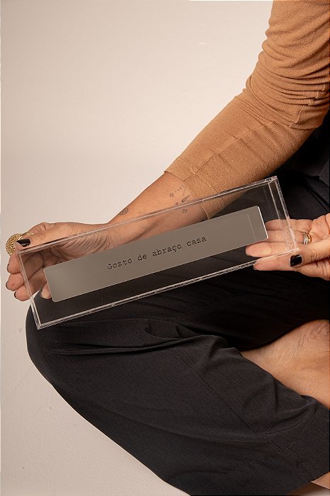 Placa Espelhada Prata no Acrílico - Gosto de abraço casa