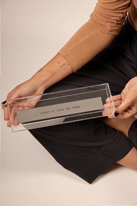 Placa Espelhada Prata no Acrílico - Quero o leve da vida