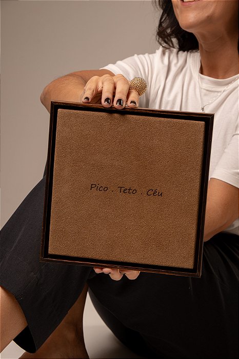 Quadro em Camurça Bege - Pico . Teto . Céu