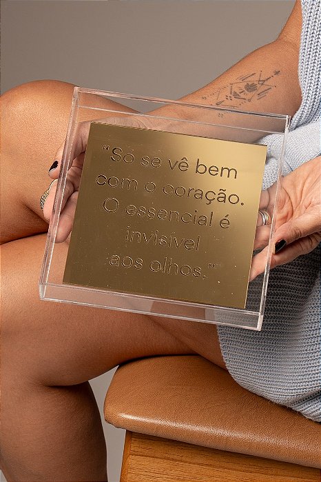 Quadro com Placa Espelhada - Só se vê bem com o coração. O essencial é invisível aos olhos.